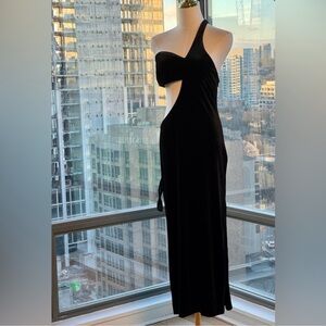 Dresses  BCBG MAXAZRIA,size 4 black velvet gown dress